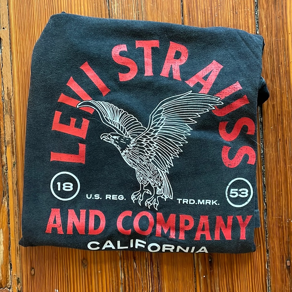 Mens Levi’s shirt size medium